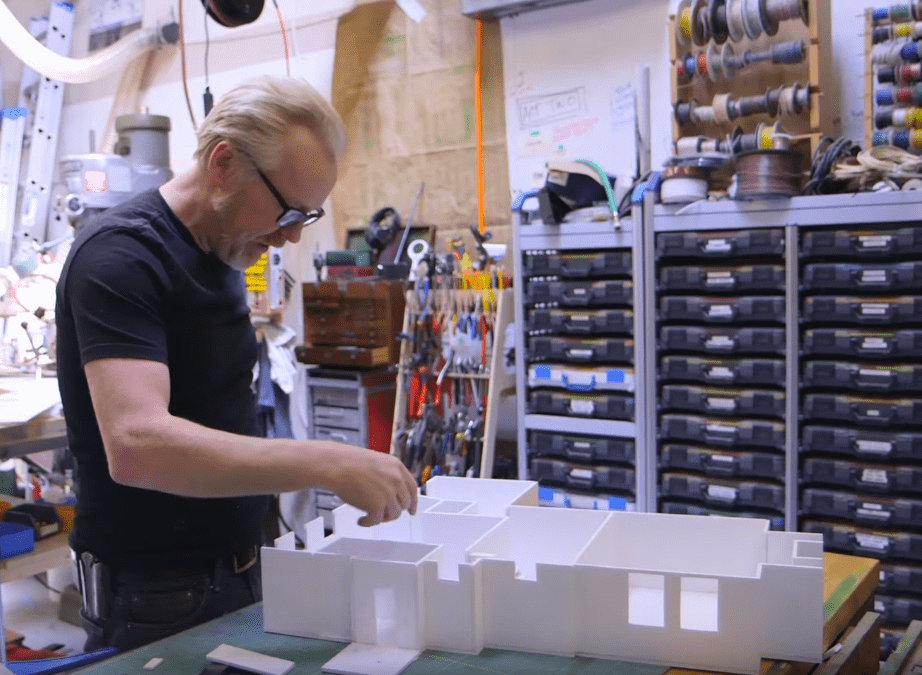 Adam Savage, “Cazador de maquetas”